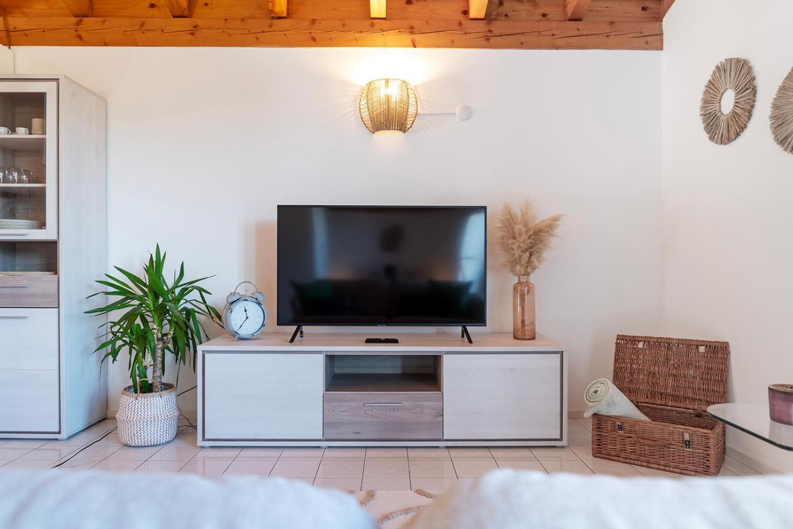 With View - Free Parking - Aurora Apartment *